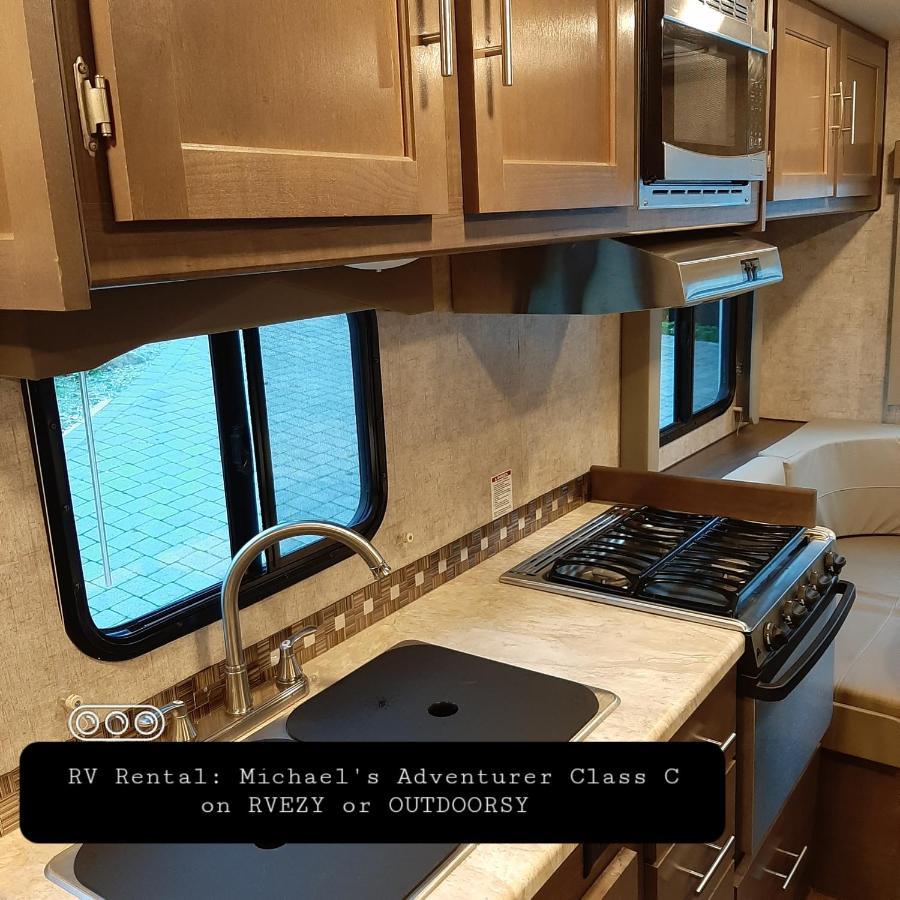 Riverfront Bed And Breakfast Lynn Creek Bagian luar foto