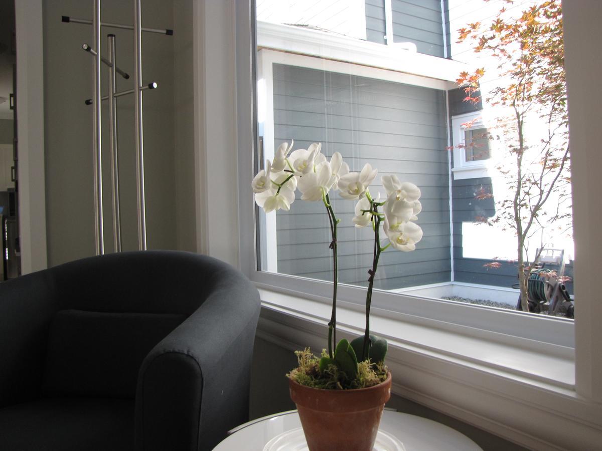 Riverfront Bed And Breakfast Lynn Creek Bagian luar foto